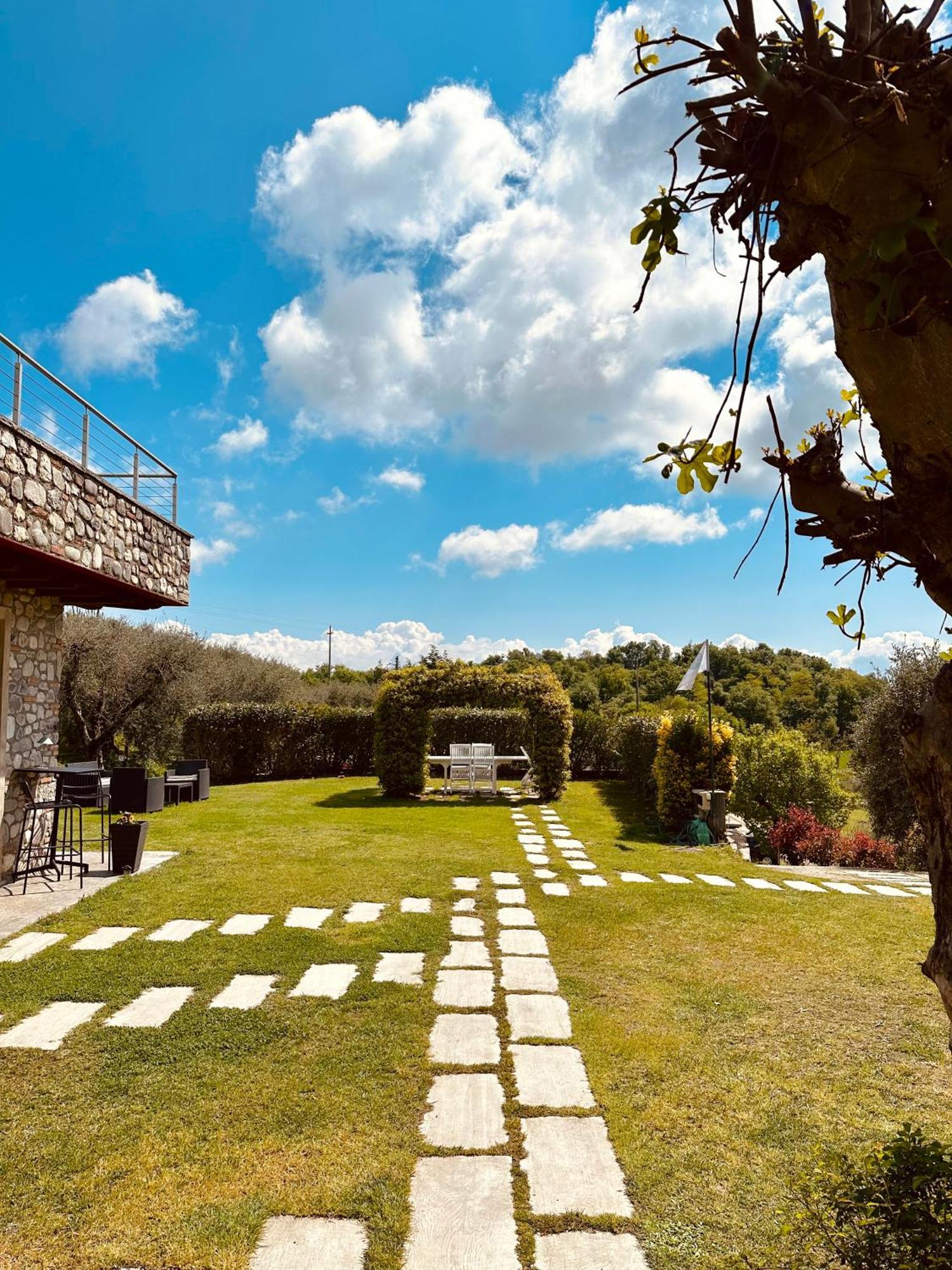 Holiday Home Sovenigo Puegnago del Garda Exterior photo
